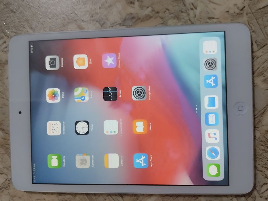 Айпад мини 2 в отличном состояние