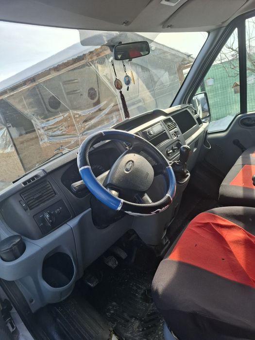 Masina de vânzare Ford Transit 8+1