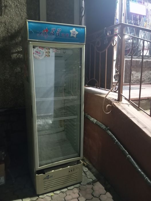 Холодильник для напитков.