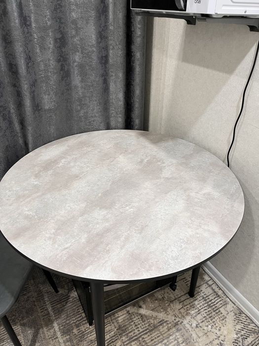 Кухонный стол круглый