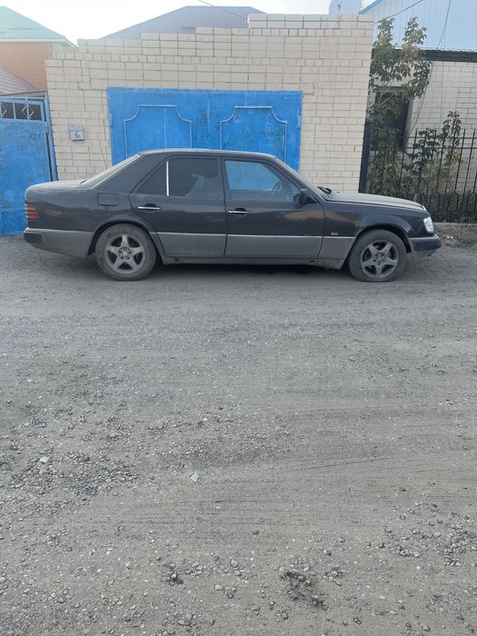 Продам или меняю мерс 124