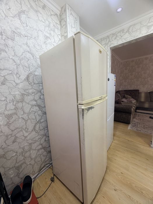 Продам холодильник