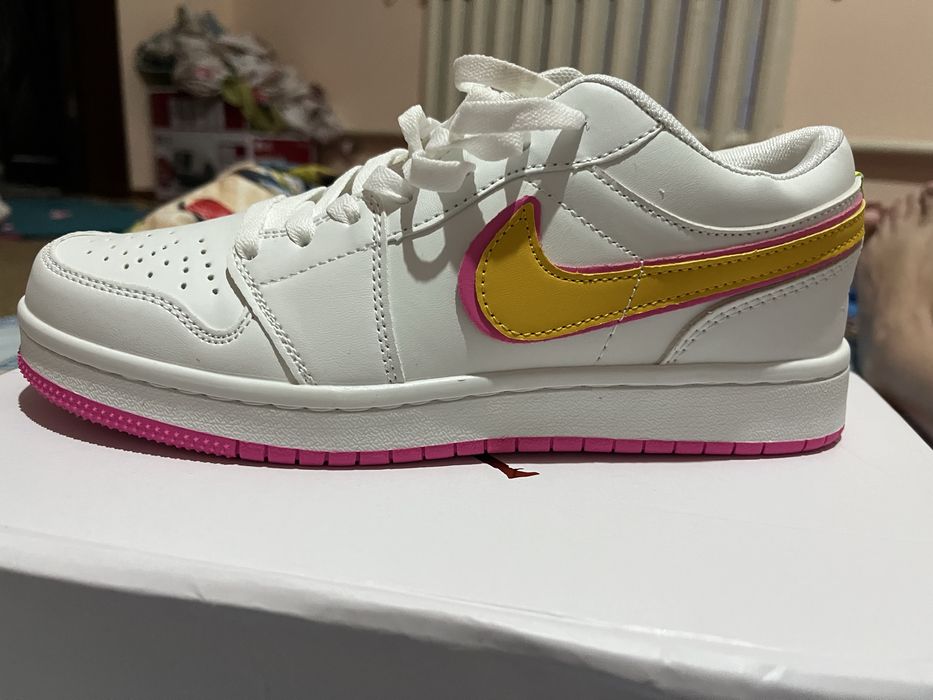 Nike jordan розовым подцветке