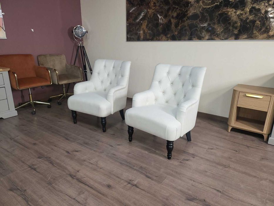 Два броя светло кремави фотьойли от плат