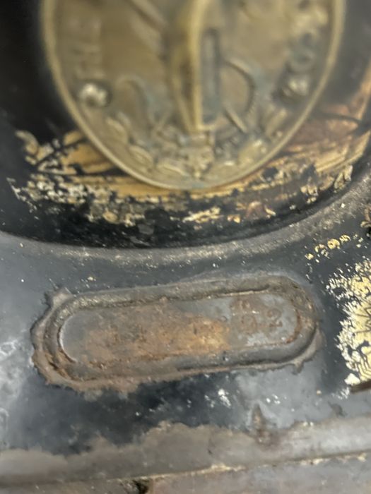 Masina de cusut SINGER