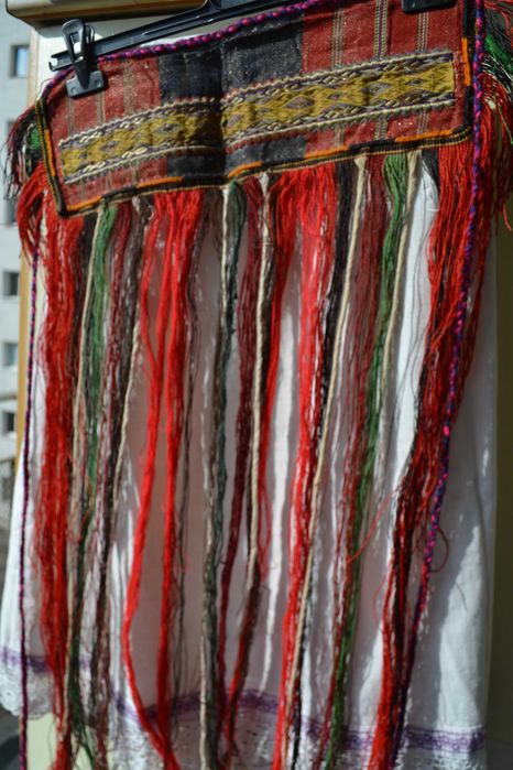 Opreg traditional autentic de Banat cu fir metalic drept