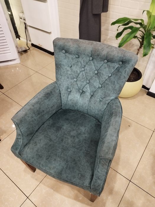 Продаётся диваны и кресла. Kresro va divanlar sotiladi