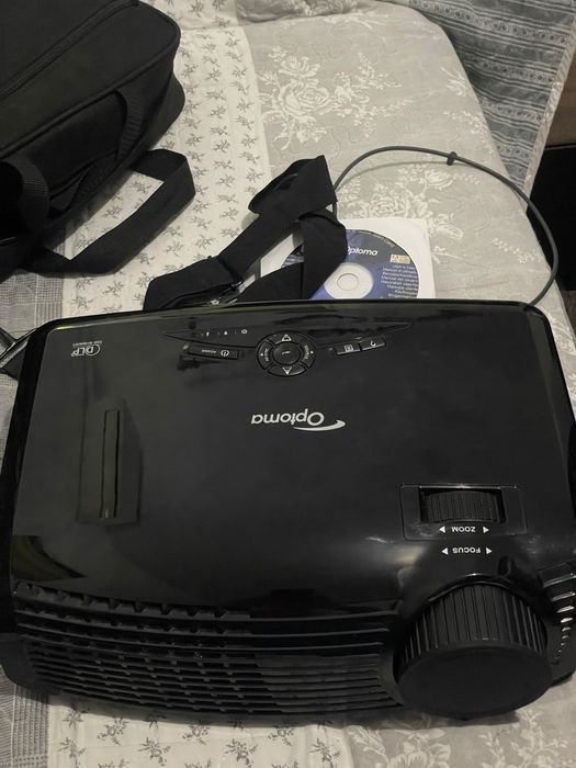 Proiector Optoma EH1020- Full HD 1080P, 3000 Lumeni , HDMI