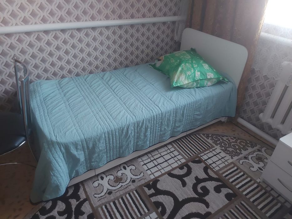 Продам Кровати тумбочку шкаф