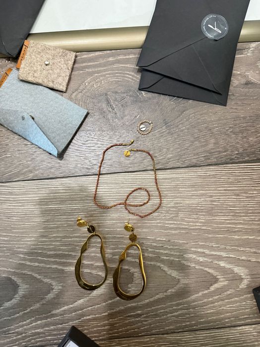 Колие и обеци Flicka