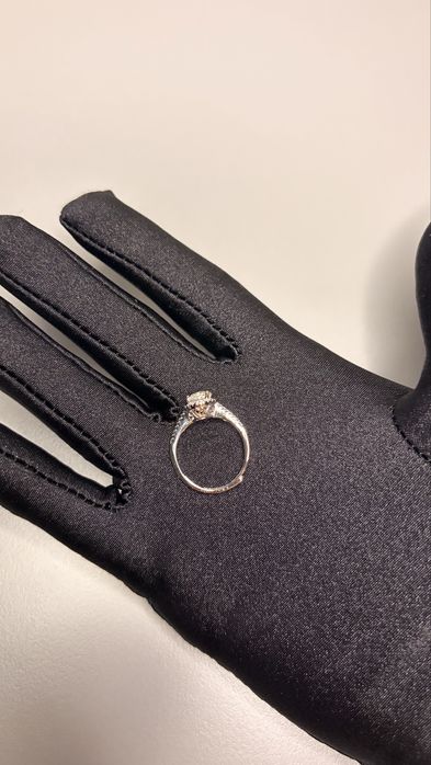 Пръстен с moissanite VVS1, 1.0 карата.