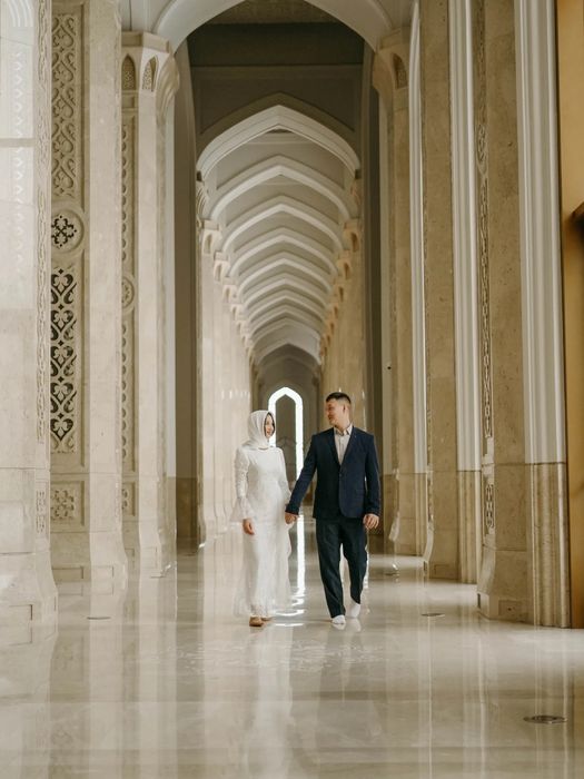 Платье на некях белое