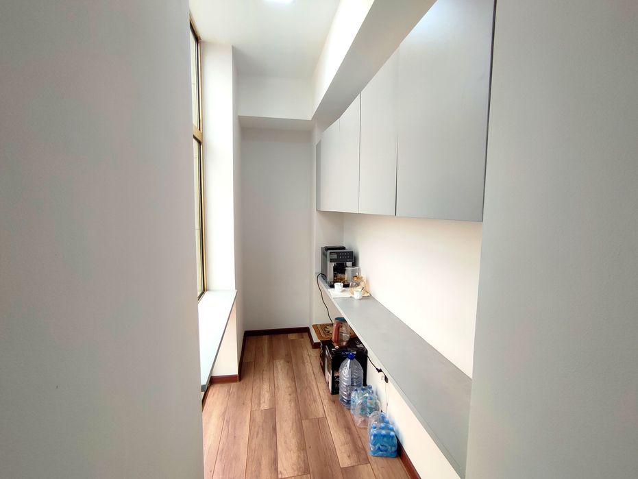 18 y.e. dan ofis ijaraga beriladi (AX)