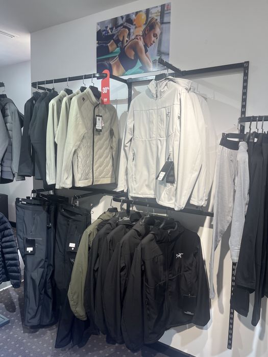 Рейлы, вешала настенные, полки