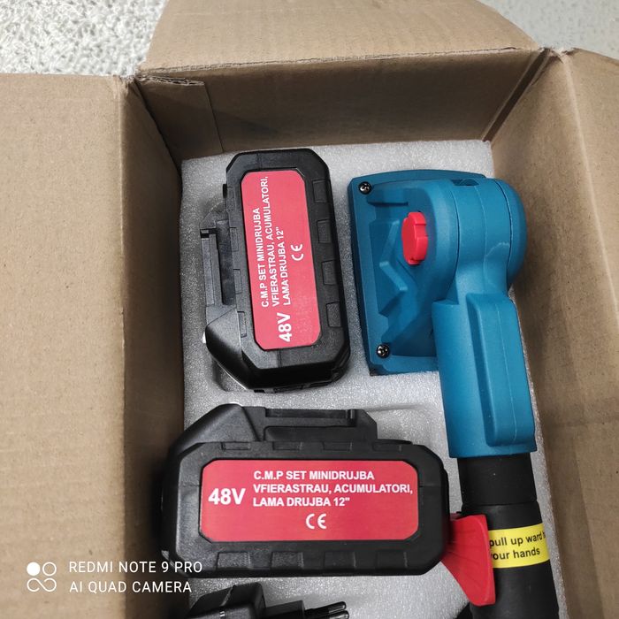 Set foarfecă și mini drujba telescopică 2.50 m cu 2 acumulatori de 48