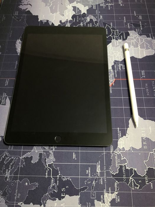 Айпад 9. 64 gb + стилус