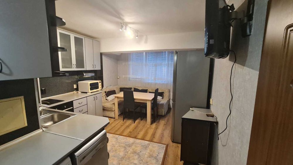 Дава се под наем Тристаен апартамент в Бургас, Братя Миладинови - 75 кв.м за 484.5 € - Снимка #1