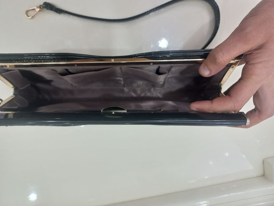 Продам клатчи в хорошем состоянии.