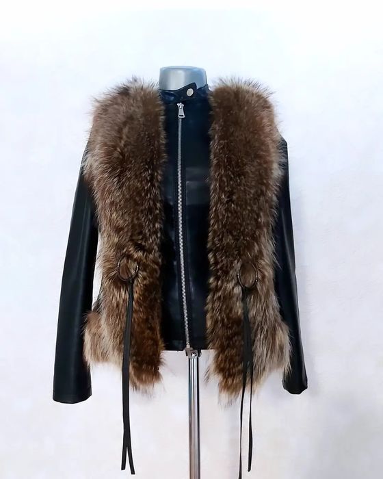 Жилетка кожа и мех енота