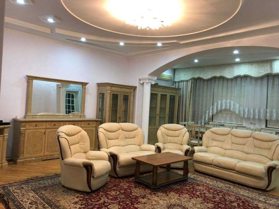 Metro Oybek 4 room 3 bedroom Fidokor street near Mirabad avenue