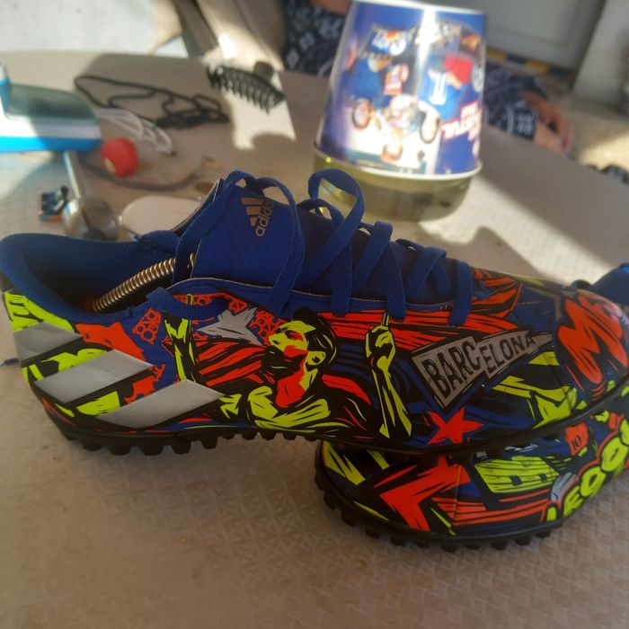 Adidas sintetic nr. 40,5