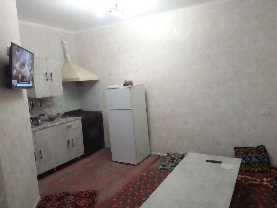 Сдается пол дом в 1 азотчике 2 ком