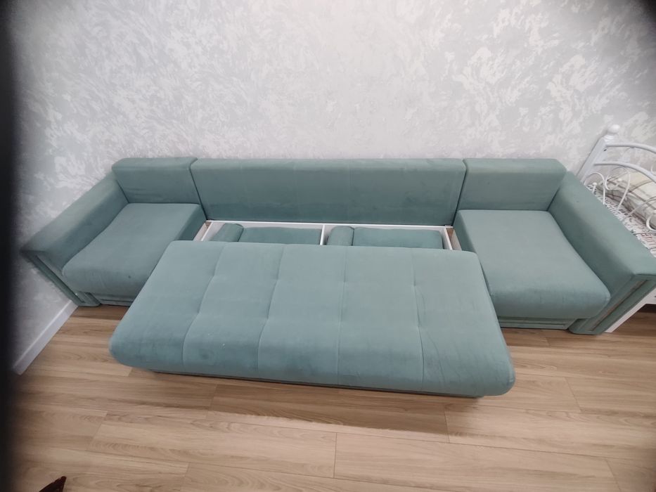 Продам диван 3.6 метра