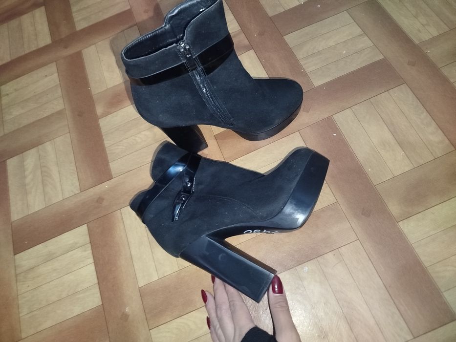 Продам зимние сапожки.