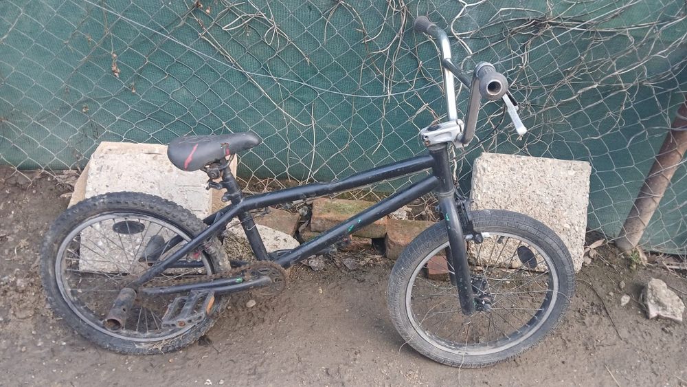 Vând mini bmx ..