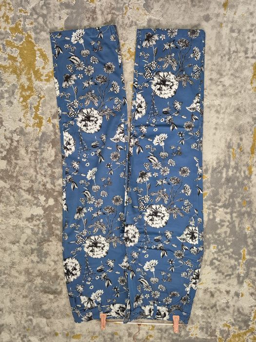 Pantaloni flori 3/4