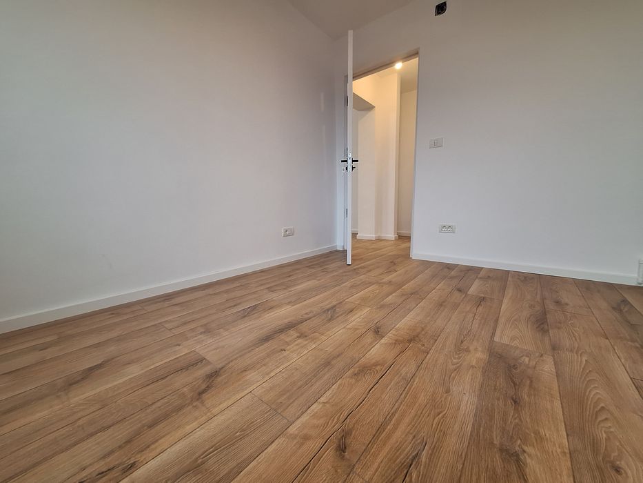 Vanzare apart 2 cam (vis a vis Stadion, langa Parcul Crang)