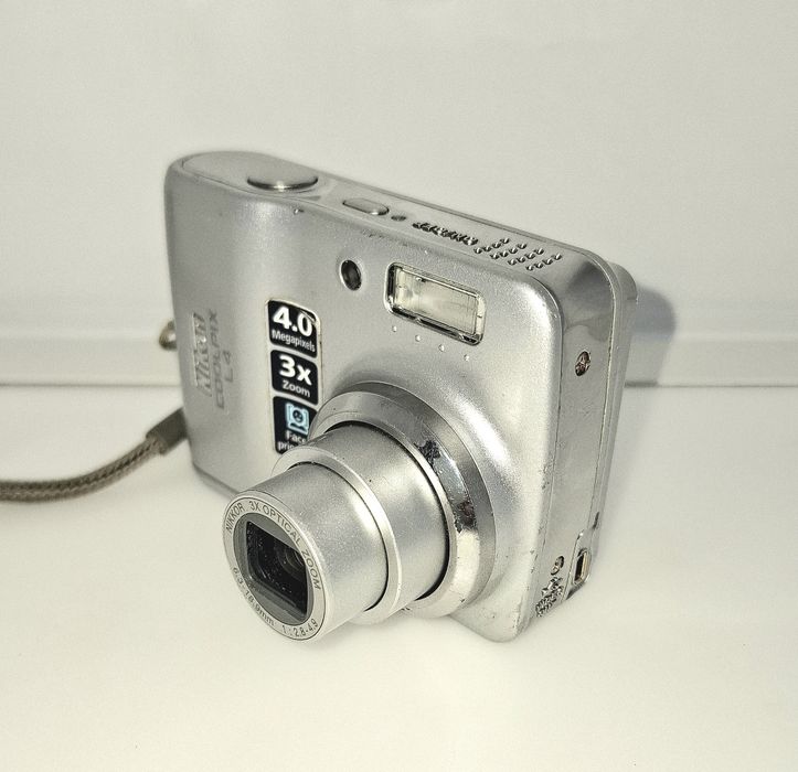 NIKON COOLPIX L4 Компактен дигитален фотоапарат