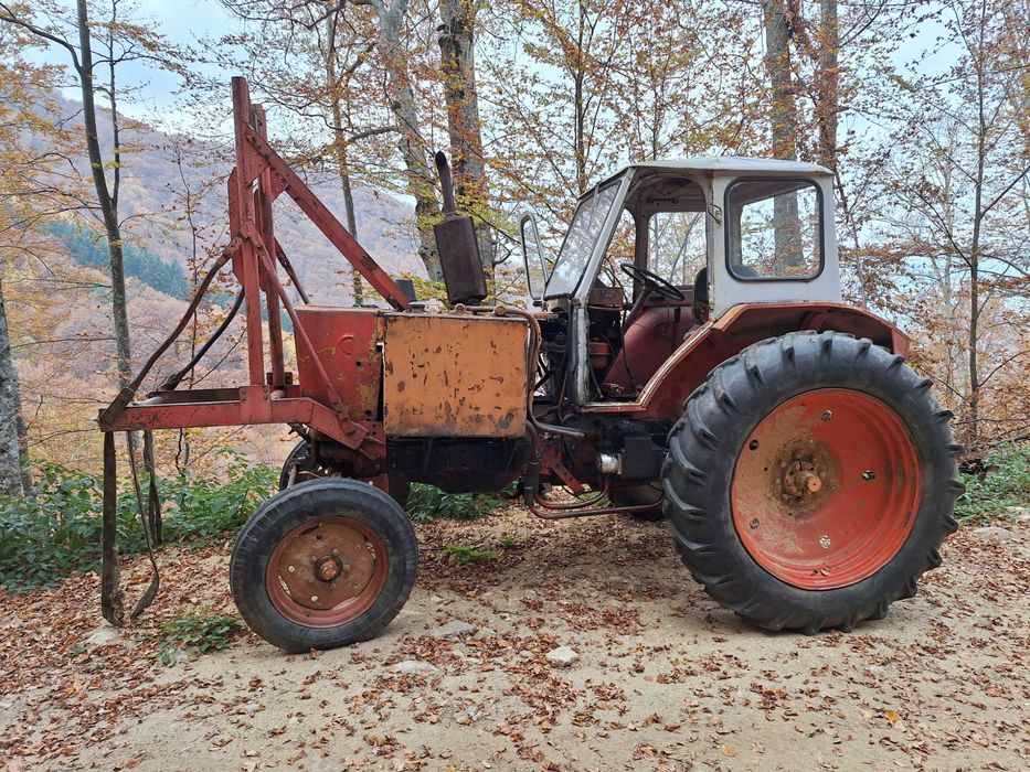 Трактор юмз цял без инвентар