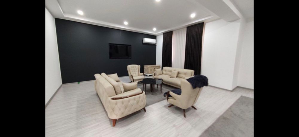 Продаётся дом в центре города