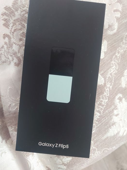 Samsung galaxy Z Flip 5 256гб