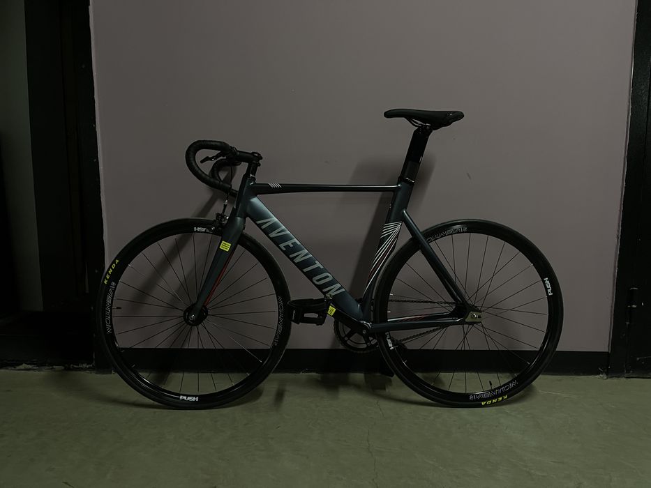Fixed gear Aventon mataro