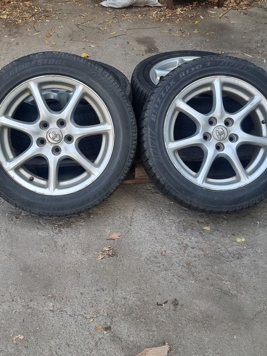 R17 диски с шинами Toyota Estima