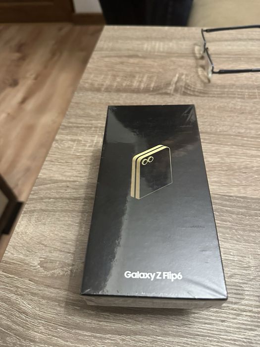 Samsung Galaxy Z Flip 6