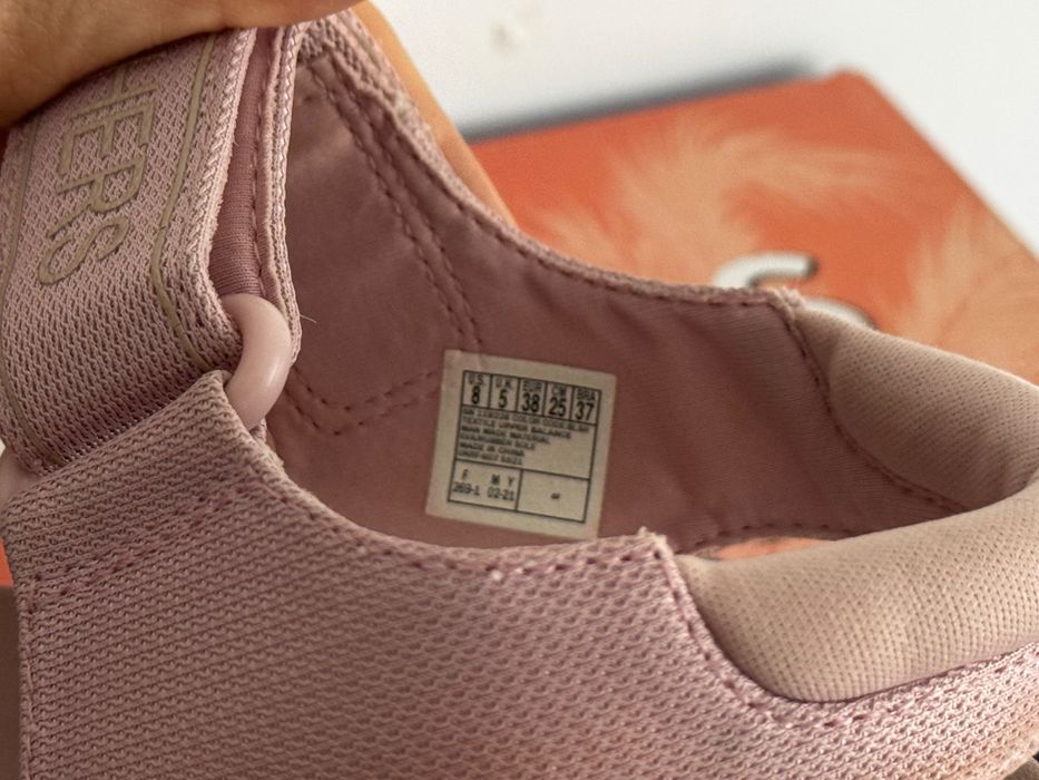 Sandale damă Skechers roz, măr. 38, foarte comode, stare excelentă