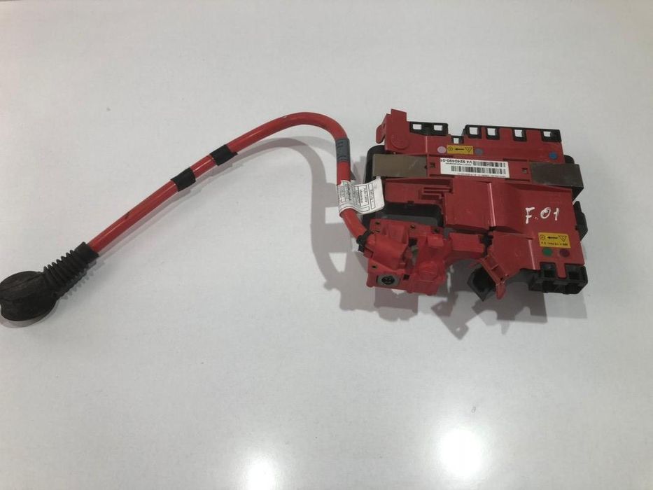Borna baterie plus BMW Seria 7 F01, F02 9240490 3.0d