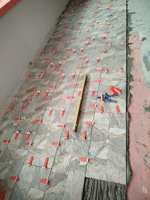 Строителни ремонти в София – плочки, шпакловка и боядисване