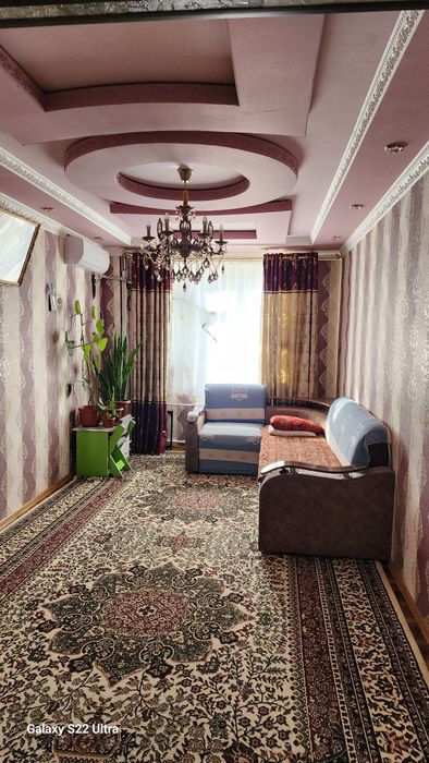 5mkr 1- dom 2- xonali kvartira sotiladi