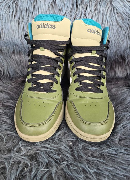 Gheata Adidas Hoops 3.0