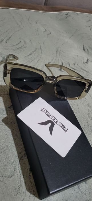 Очки солнцезащитные