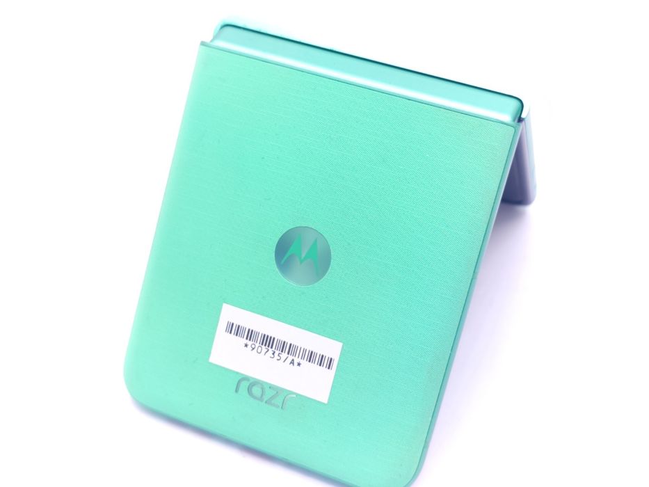 Motorola Razr 60 256GB Spring Bud 8GB, Garantie 24 luni | #D90735