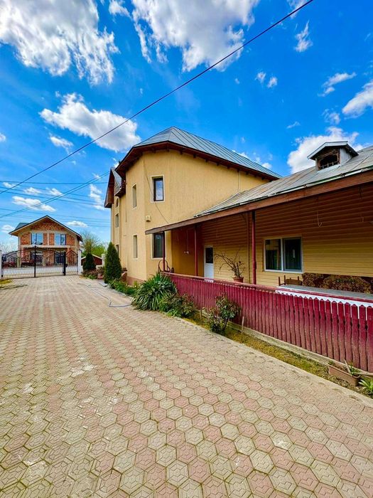 Casă de vânzare!