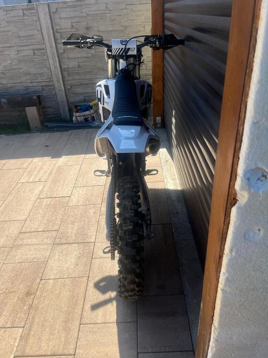 Vând motocross husqvarna tc 125