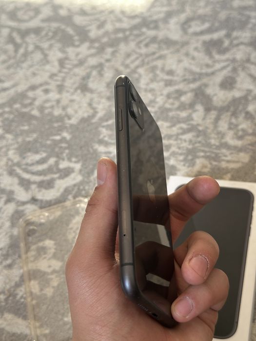 Продам Айфон iPhone 11 в отличном состоянии