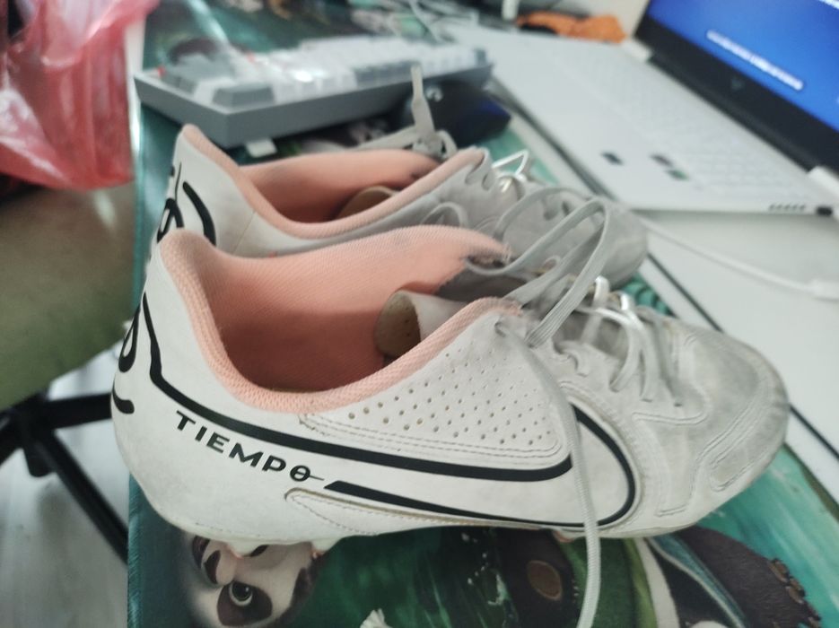 Бутонки Адидас сора