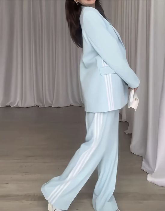 Продам красивый костюм